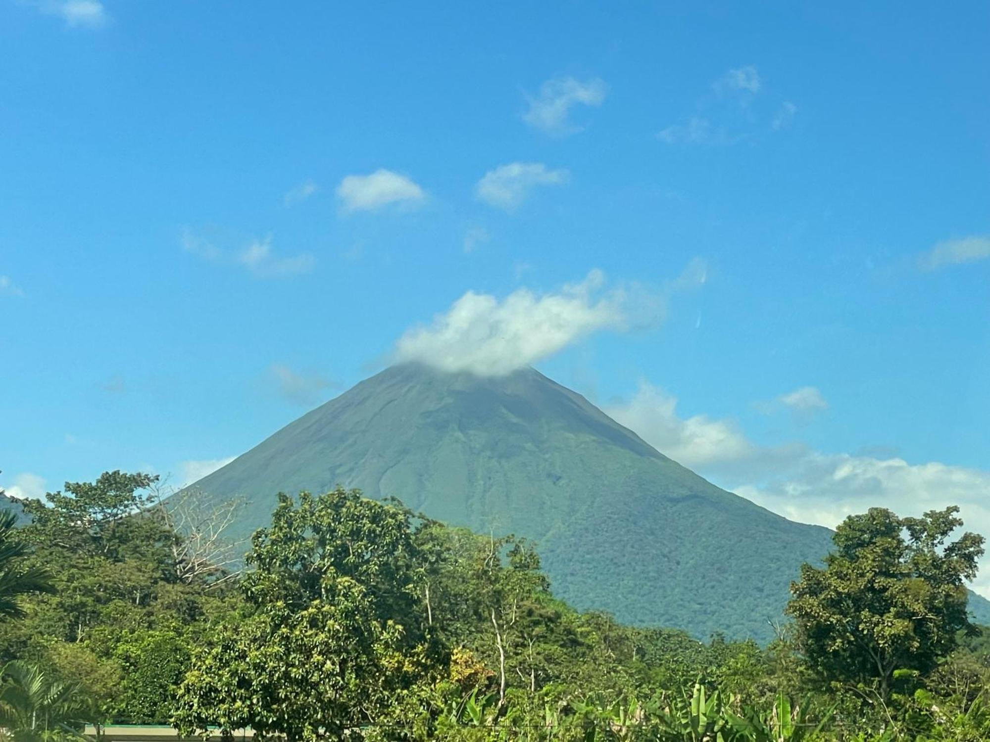 Hotel Tierra De Volcanes La Fortuna Екстер'єр фото