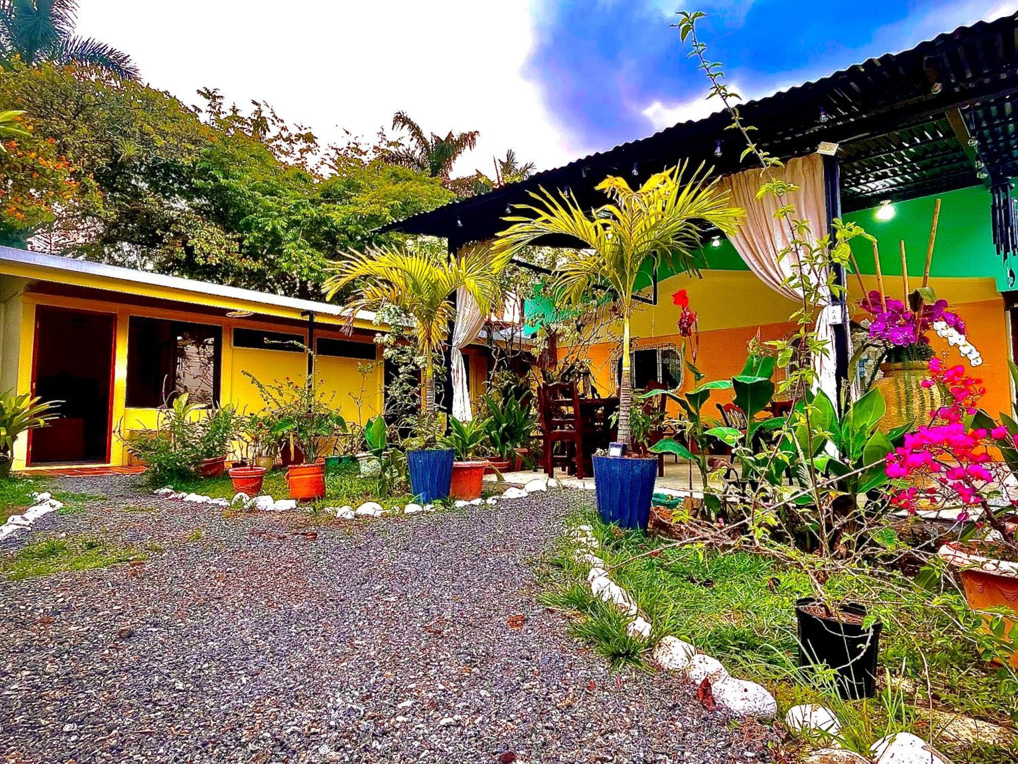 Hotel Tierra De Volcanes La Fortuna Екстер'єр фото