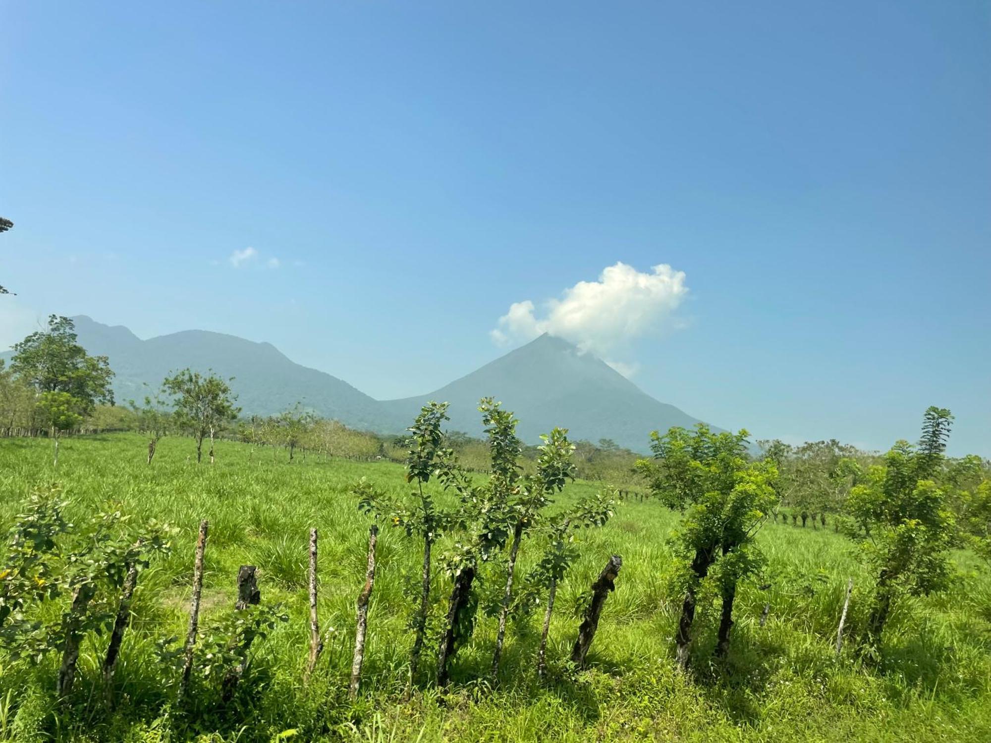 Hotel Tierra De Volcanes La Fortuna Екстер'єр фото