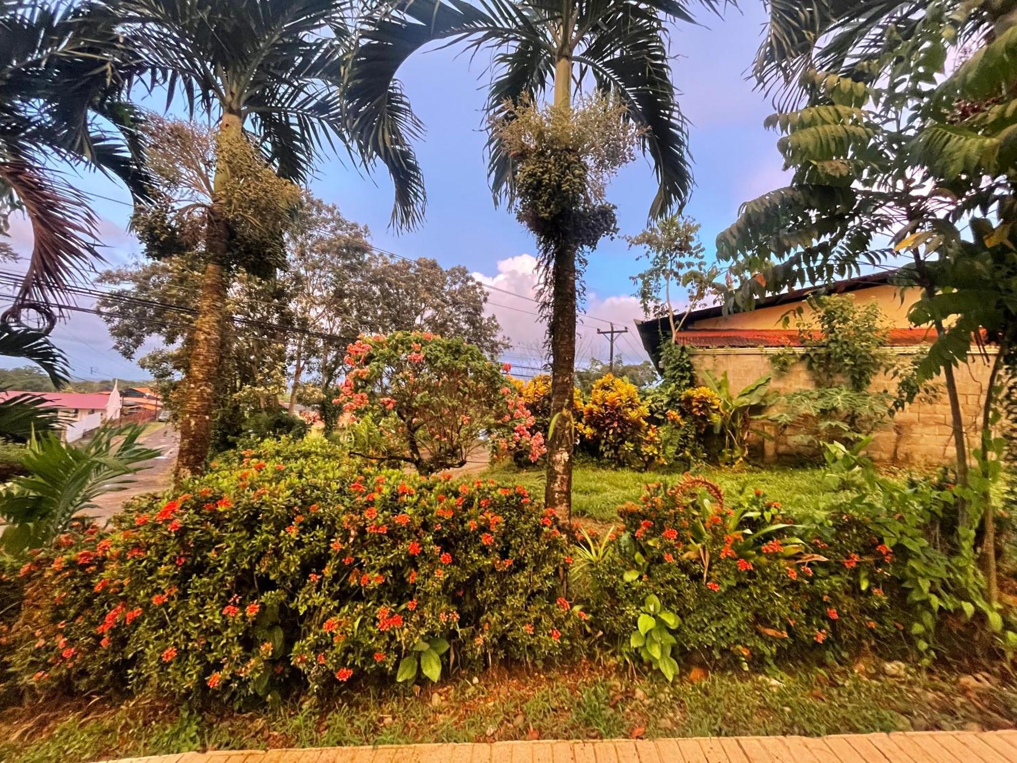 Hotel Tierra De Volcanes La Fortuna Екстер'єр фото