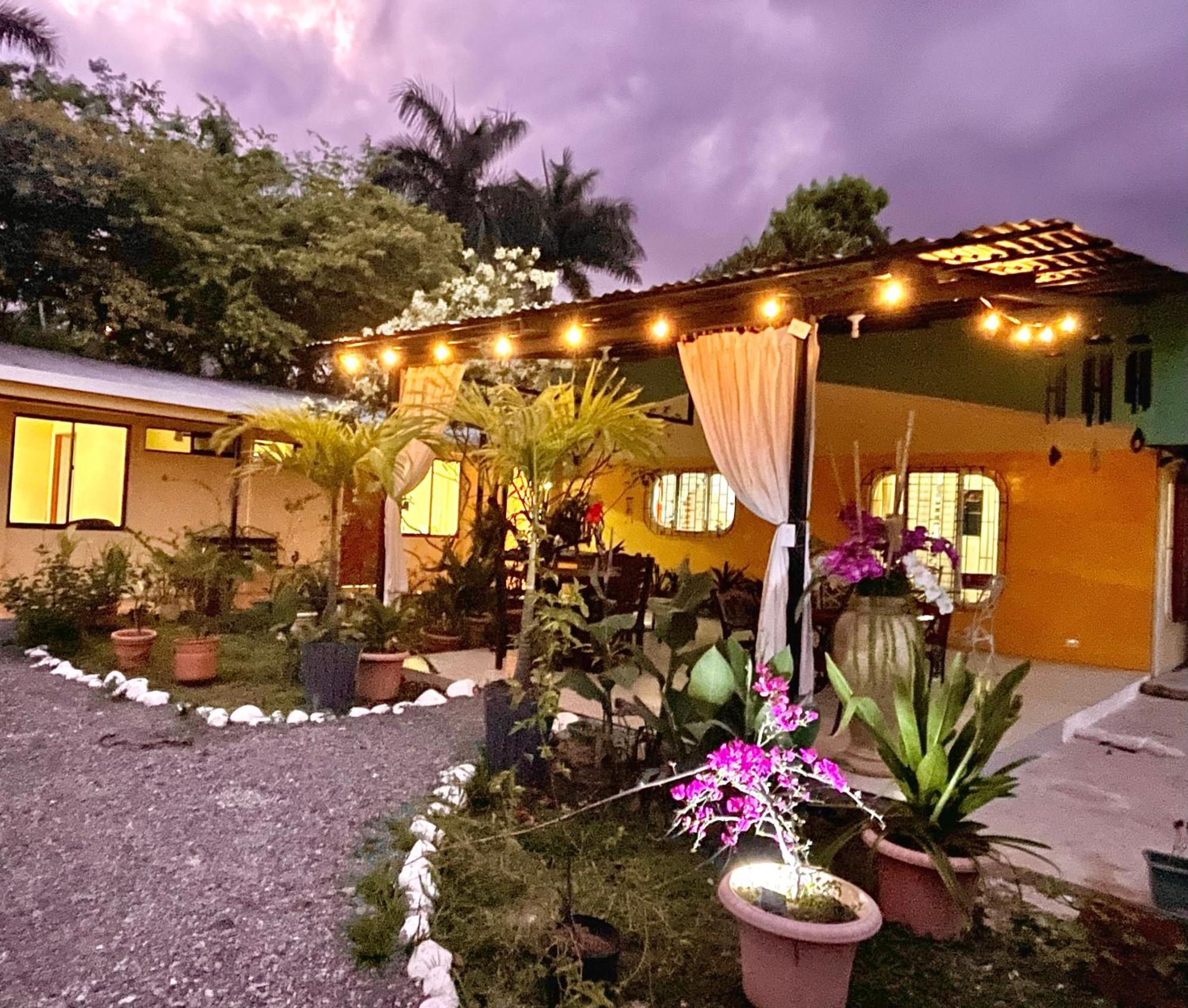 Hotel Tierra De Volcanes La Fortuna Екстер'єр фото